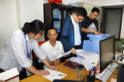 市工信局领导来集团公司调研党建工作