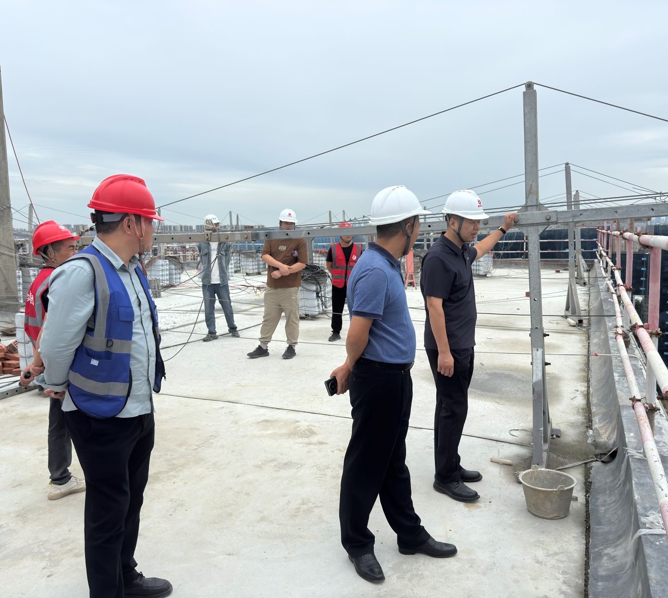 筑牢安全屏障！成都分公司国庆中秋节日期间   前后双线发力开展专项检查