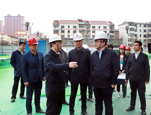 市委副书记、市长常书铭深入 集团公司承建的晋丰一品项目调研指导